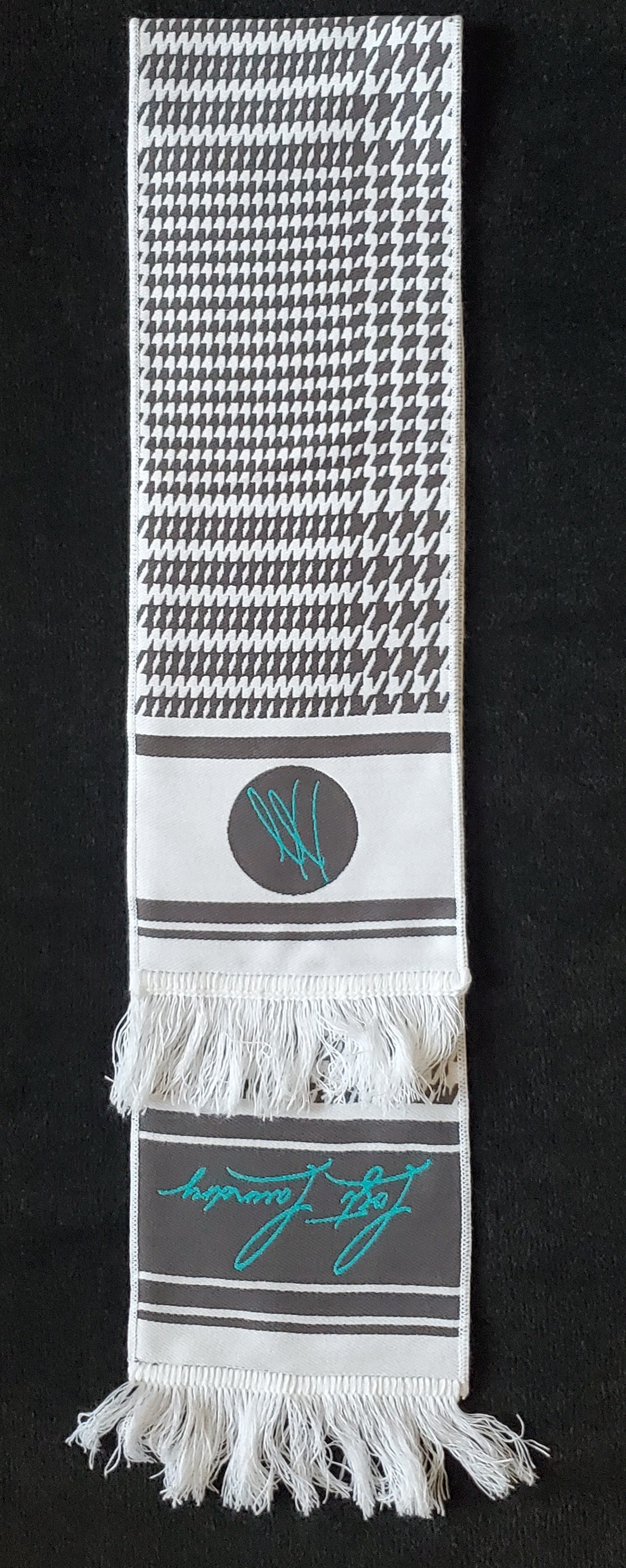 Hound's-tooth Scarf